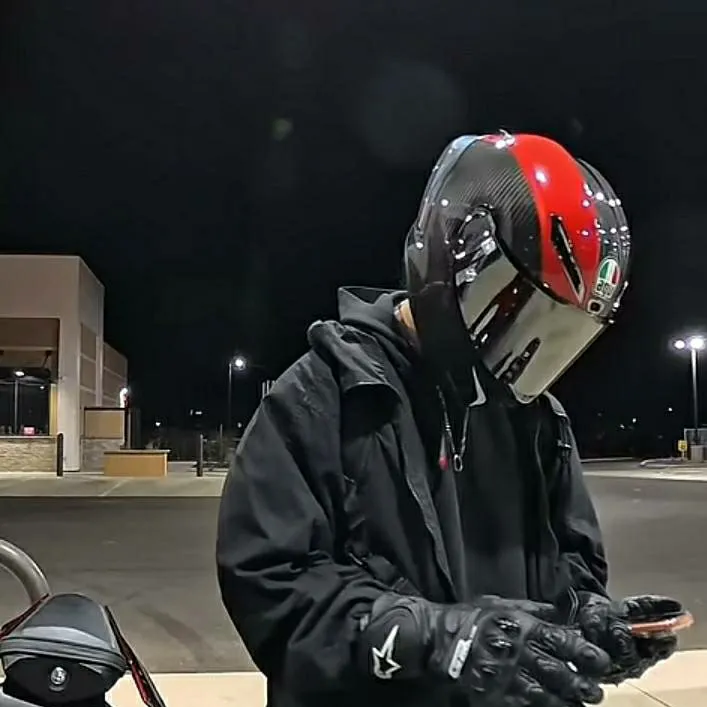 chat with ai character: Biker