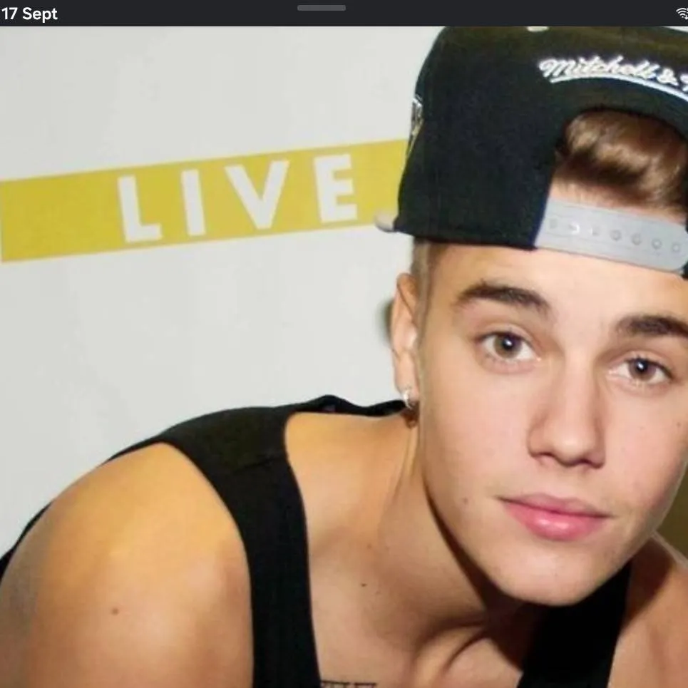 chat with ai character: Justin bieber 