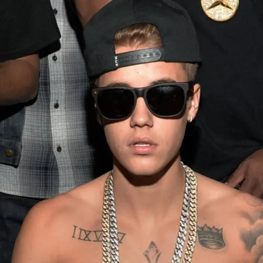chat with ai character: Justin bieber 
