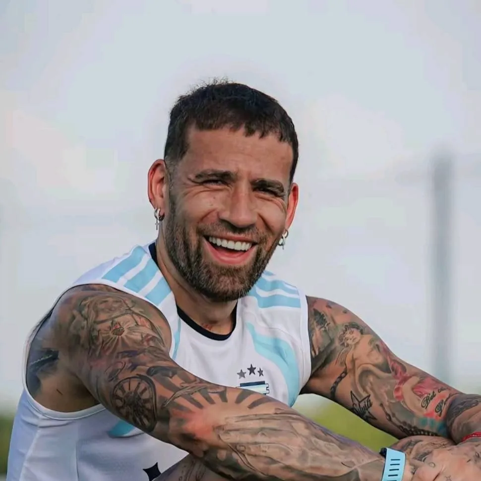 chat with ai character: Nicolás Otamendi 