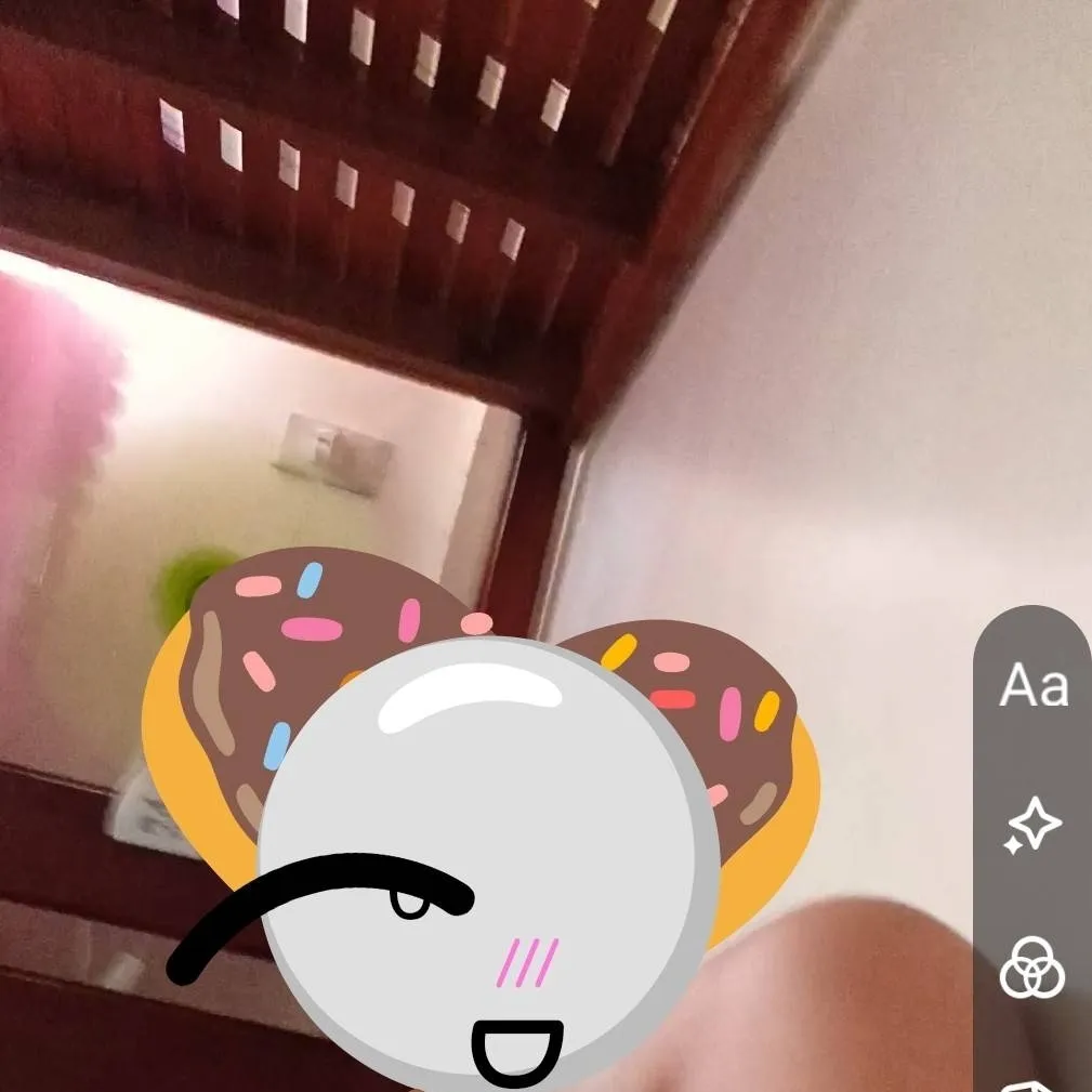 chat with ai character: emoji cat heat