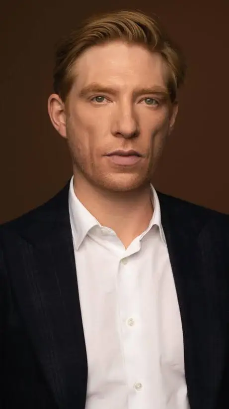 Talkie AI - Chat with Domhnall Gleeson 