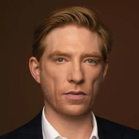 chat with ai character: Domhnall Gleeson 