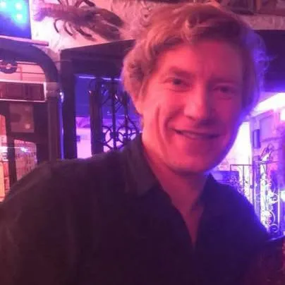 chat with ai character: Domhnall Gleeson