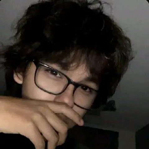 chat with ai character: Lucas