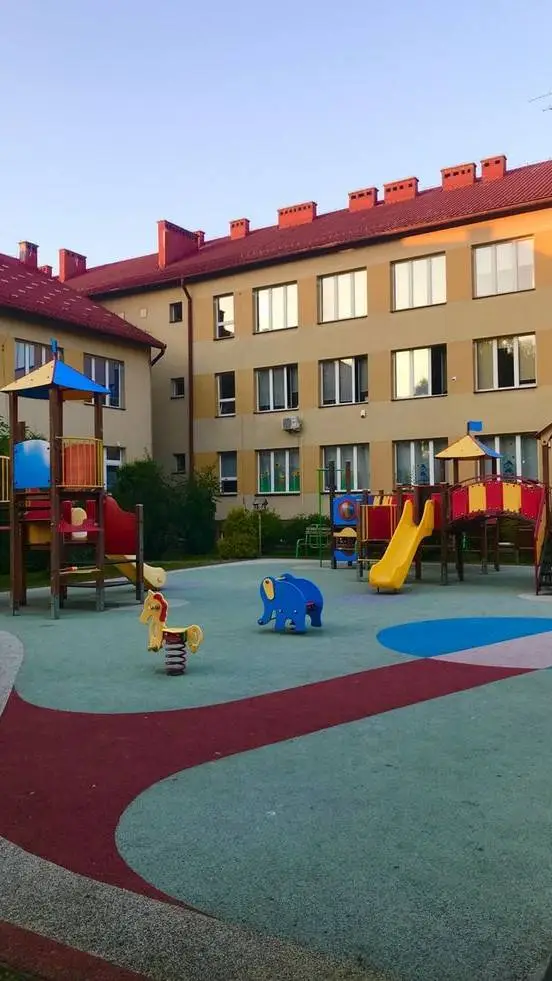 ai character: KINDERGARTEN background