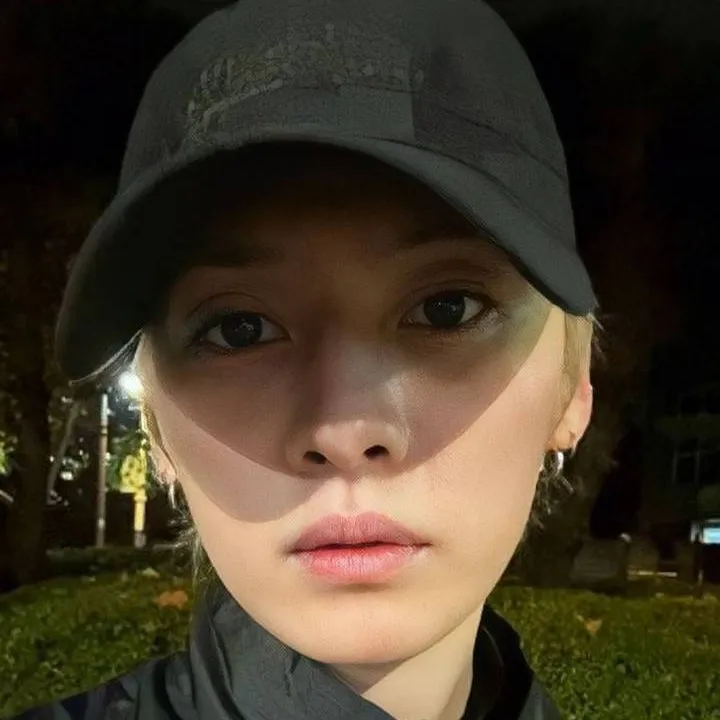 chat with ai character: Minho