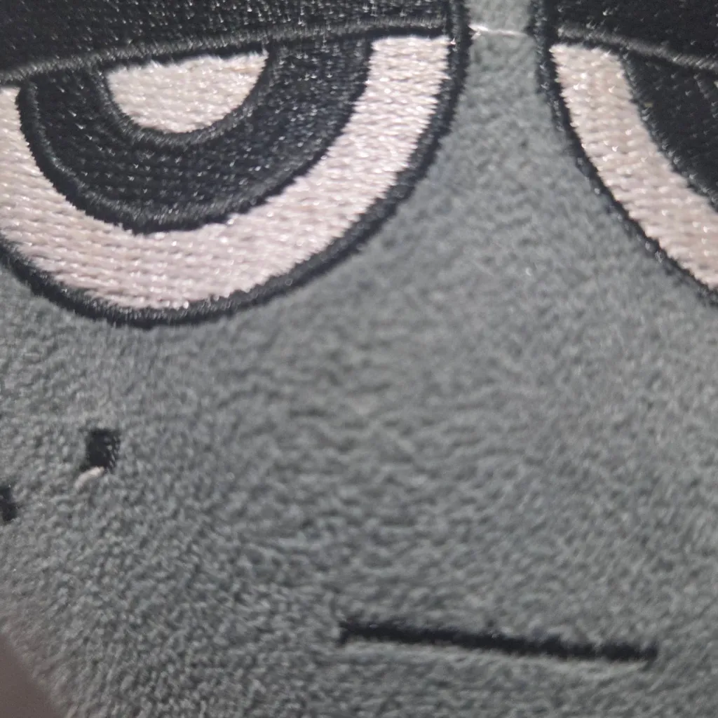 chat with ai character: Gray