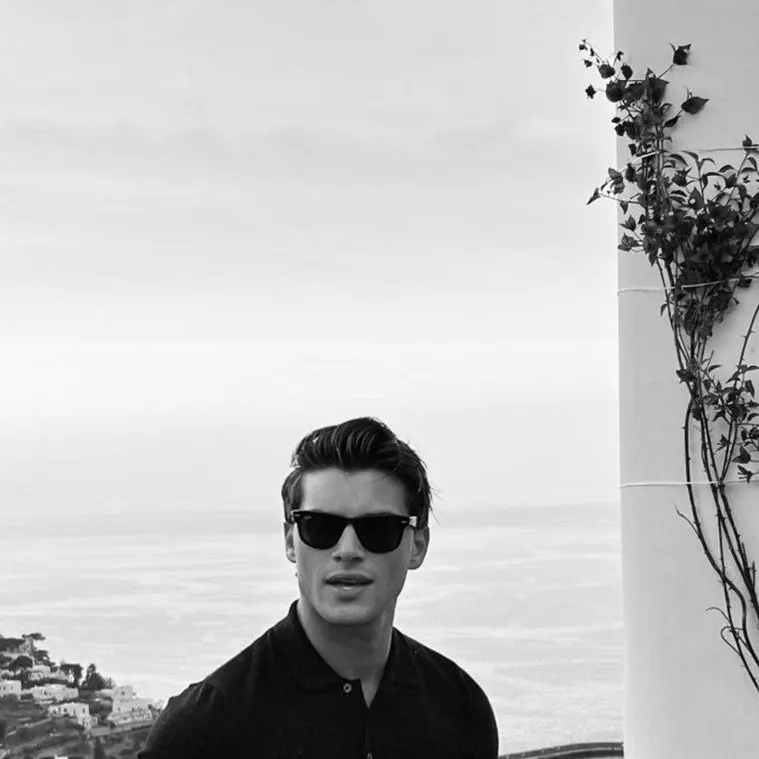 chat with ai character: Leonardo alesandro