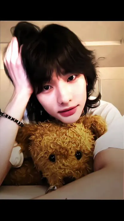 ai character: Hyunjin background