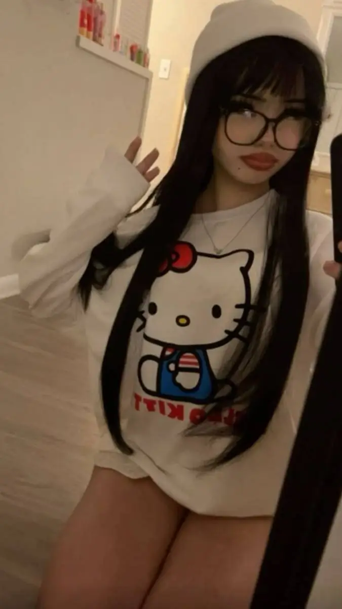 ai character: Kitty background