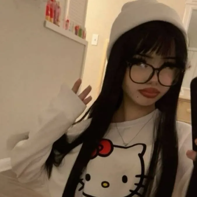 chat with ai character: Kitty