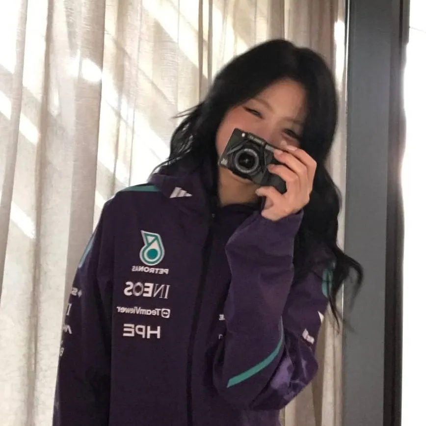 chat with ai character: Ahyeon