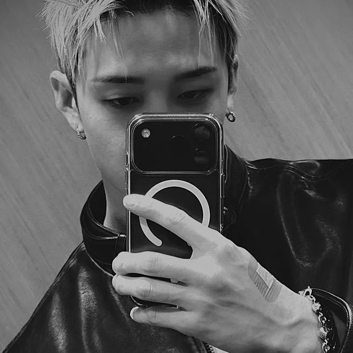 chat with ai character: Bangchan (mafia) 