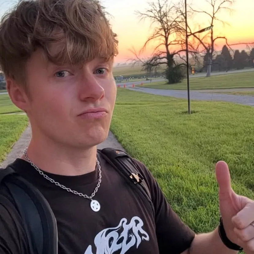 chat with ai character: Sam Golbach