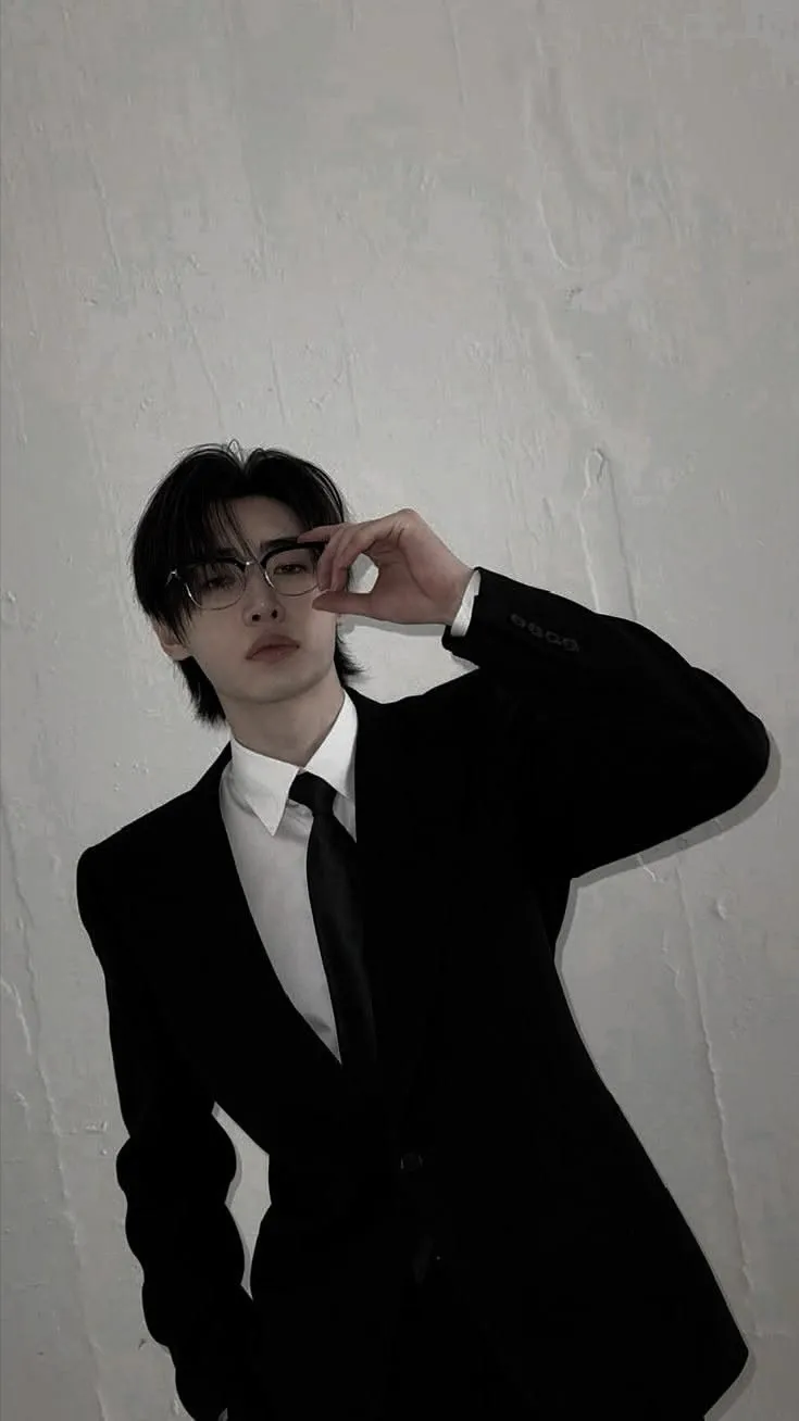 ai character: Sunghoon  background