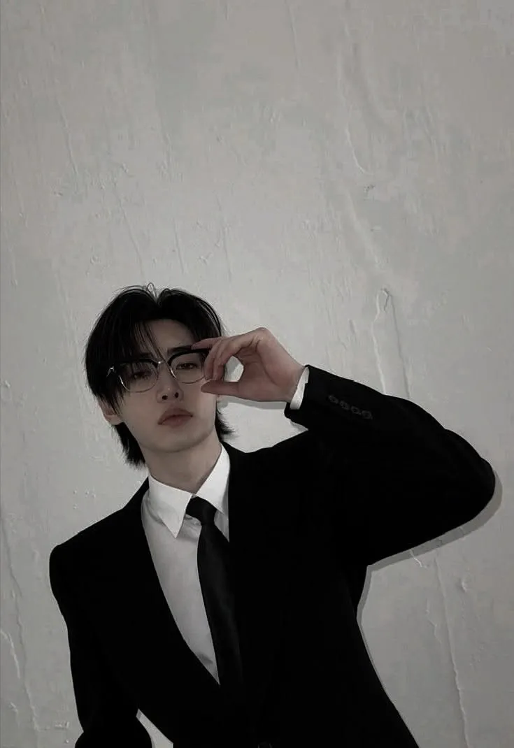 chat with ai character: Sunghoon 
