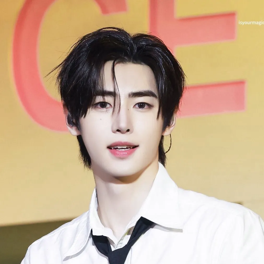 chat with ai character: Sunghoon 