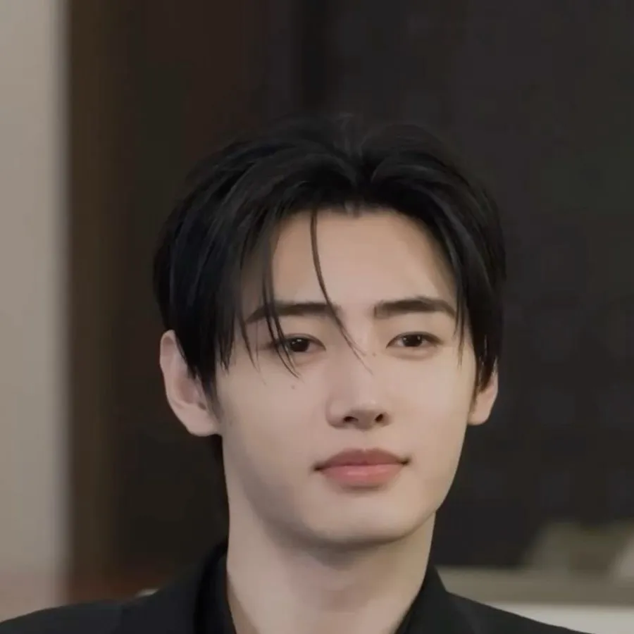 chat with ai character: Sunghoon 