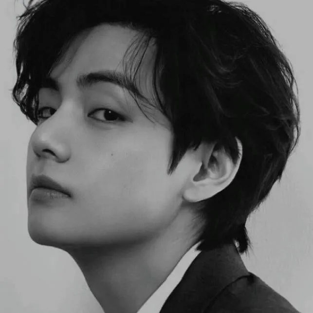 chat with ai character: Taehyung 💘💘