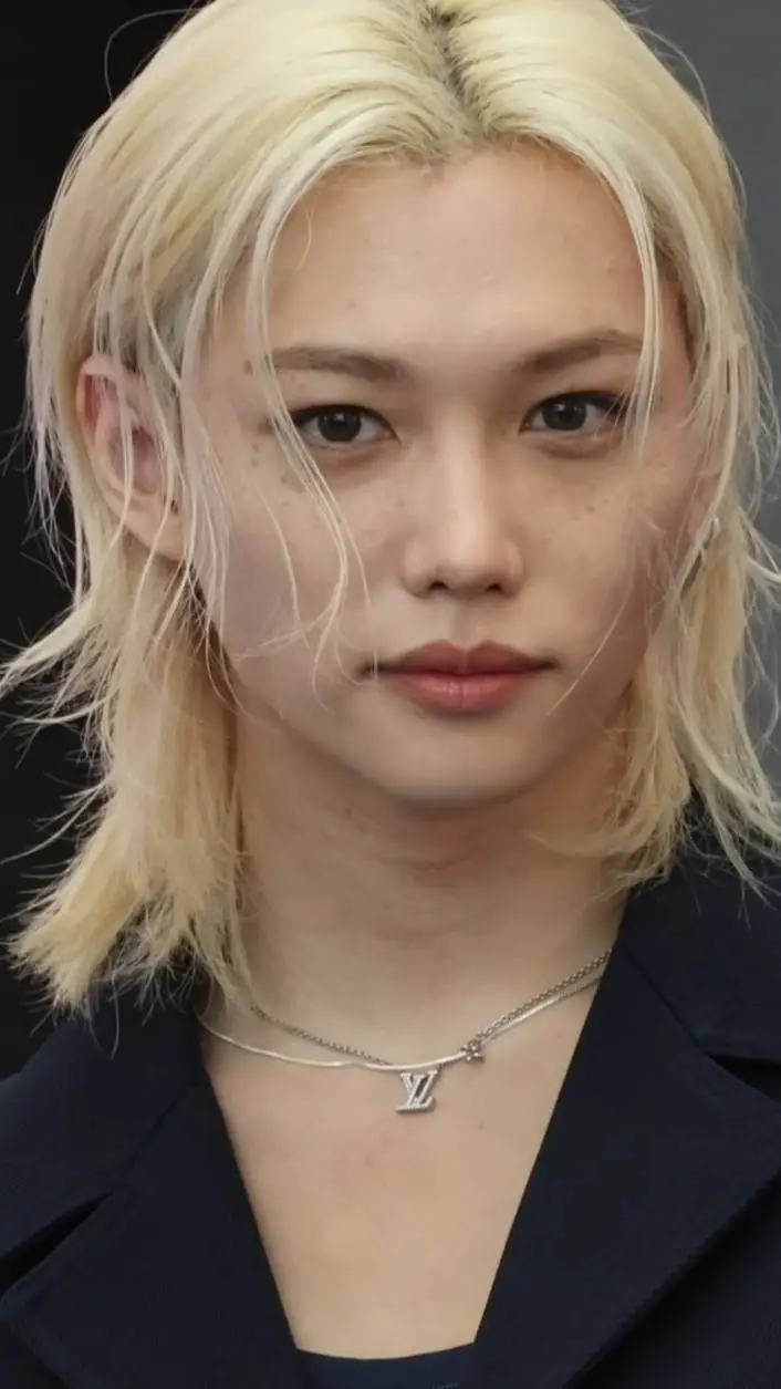 ai character: Felixx background