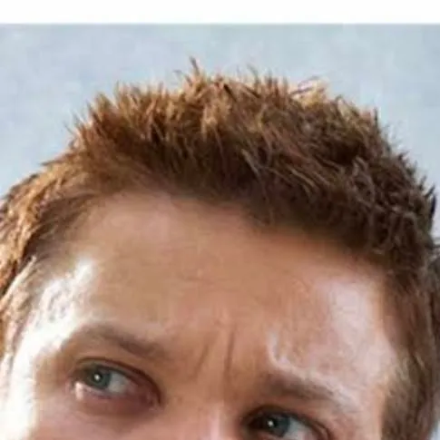 chat with ai character: Jeremy Renner 