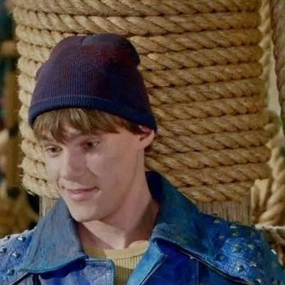 chat with ai character: Desendients Ben-BL