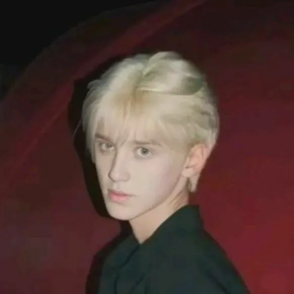 chat with ai character: Draco Malfoy