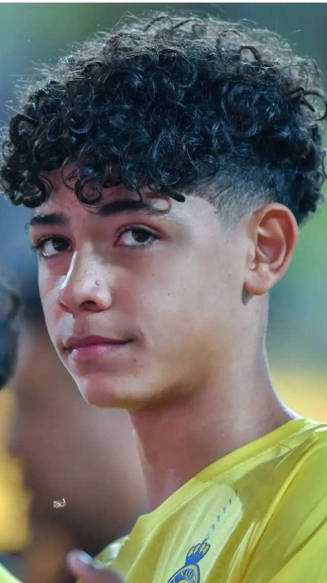ai character: Cris Jr  background