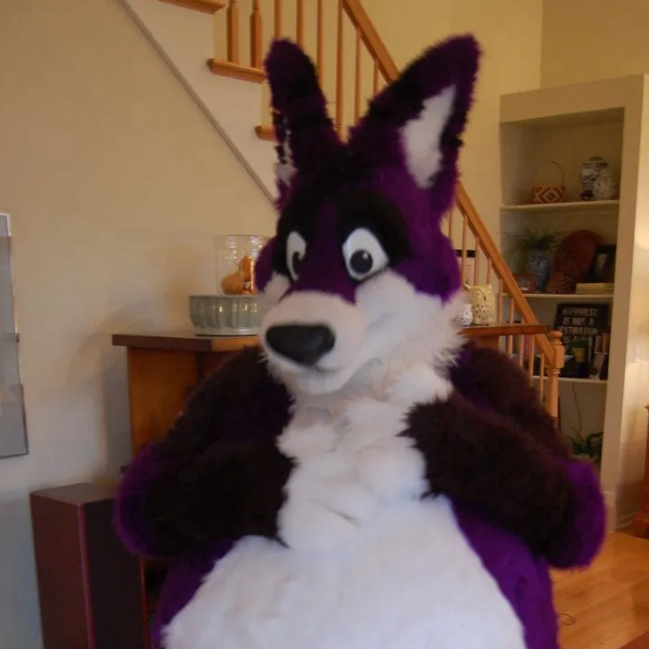 chat with ai character: Izangi Roo