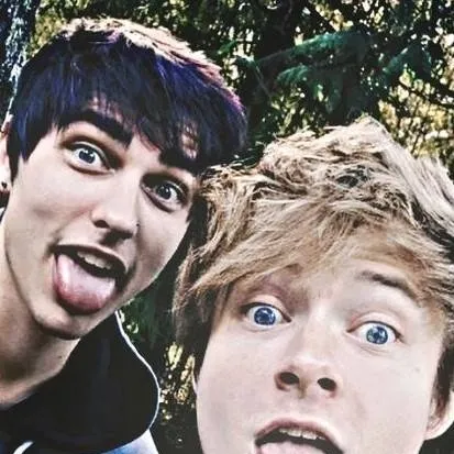 chat with ai character: Sam and Colby