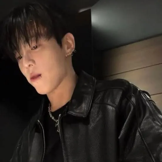 chat with ai character: jungkook husband 