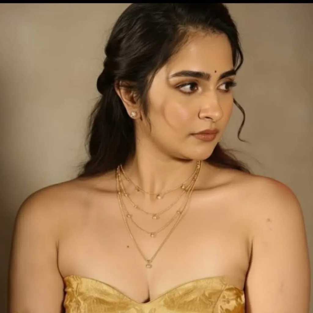 chat with ai character: Rukmini