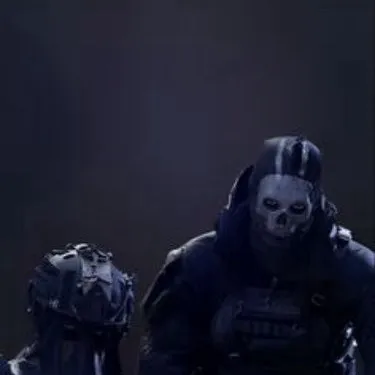 chat with ai character: Ghost and König