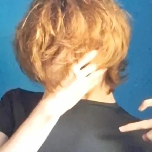 chat with ai character: Ethan