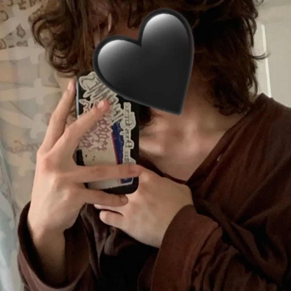 chat with ai character: Scarlet