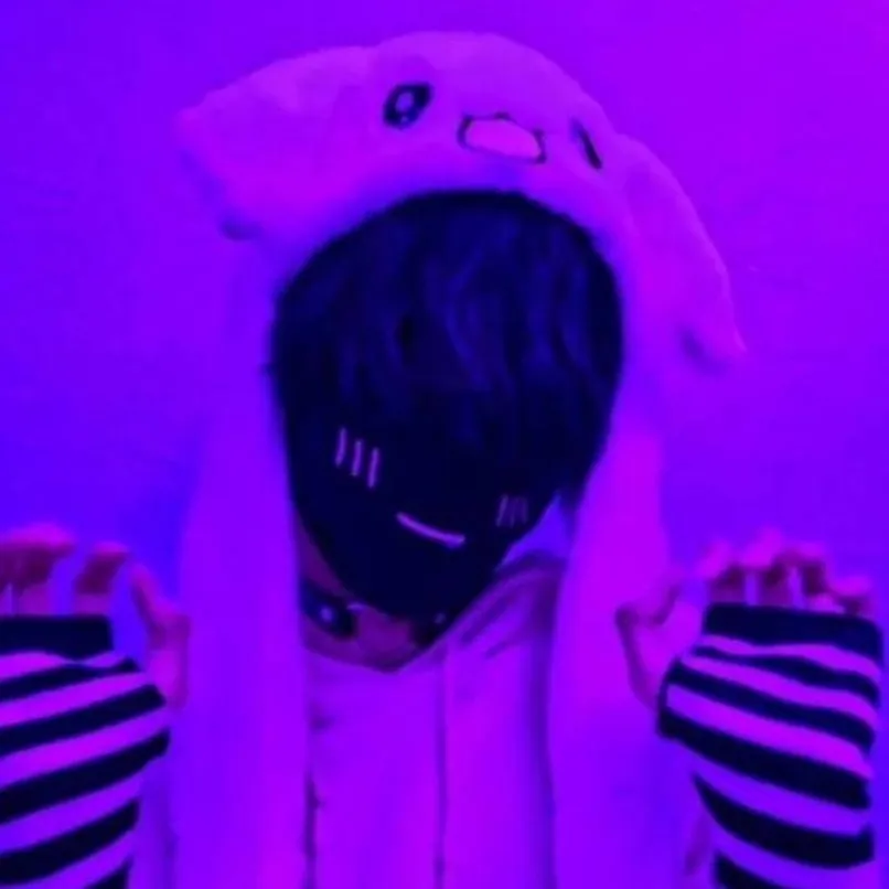 chat with ai character: Doll