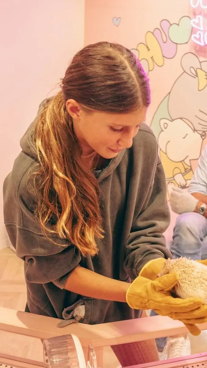 ai character: Vivian  Brady background