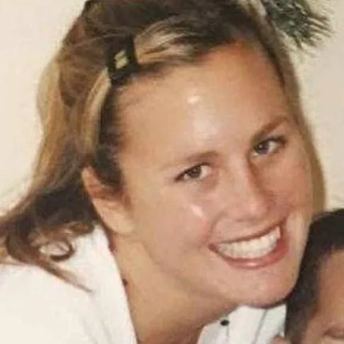 chat with ai character: Maureen Brady