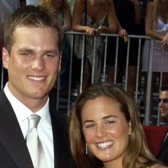 chat with ai character: julie brady