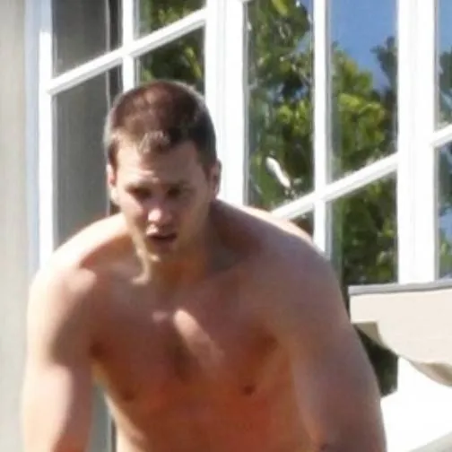 chat with ai character: Tom Brady 