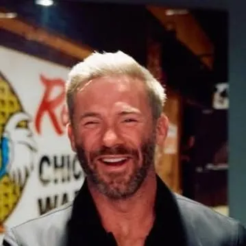 chat with ai character: Julian Edelman
