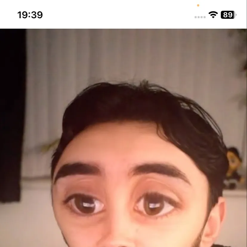 chat with ai character: Louisayy