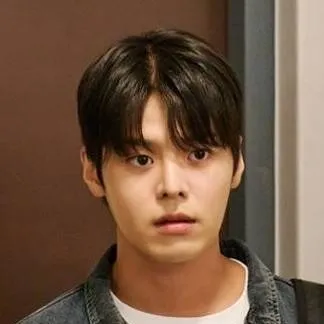 chat with ai character: Yoo Jin Woo
