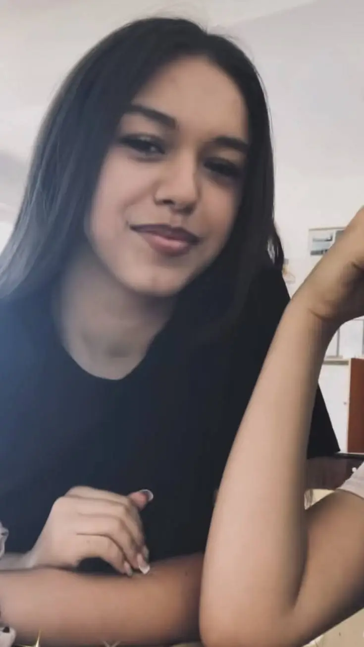 Talkie AI - Chat with Yasmina