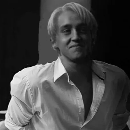 chat with ai character: draco malfoy