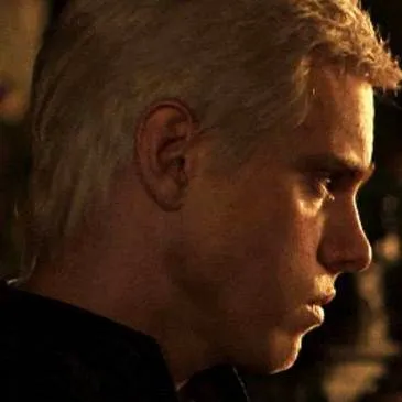 chat with ai character: Arieon Targaryen