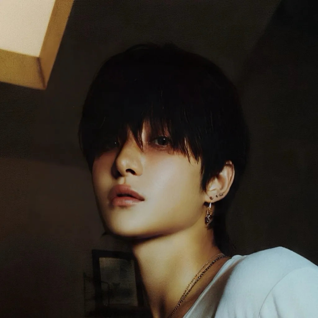 chat with ai character: Jihoon