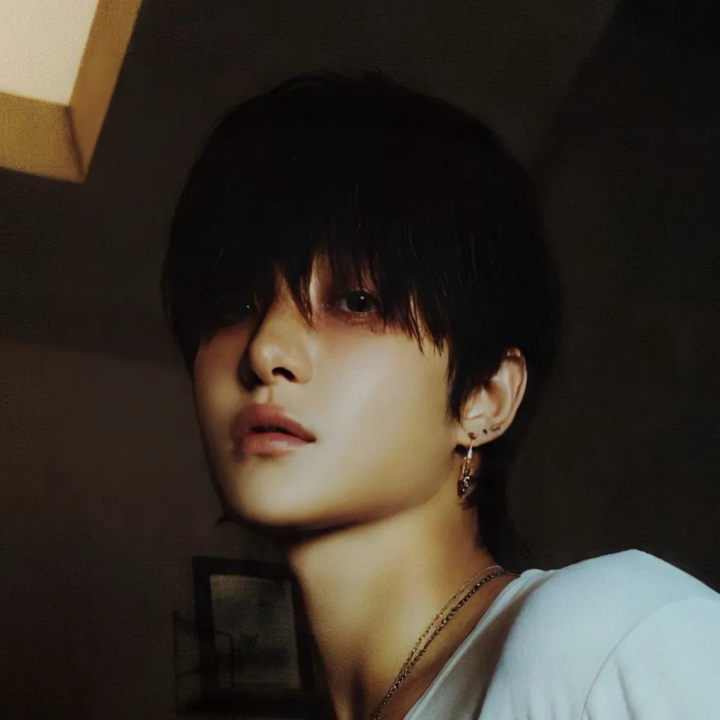 chat with ai character: Jihoon