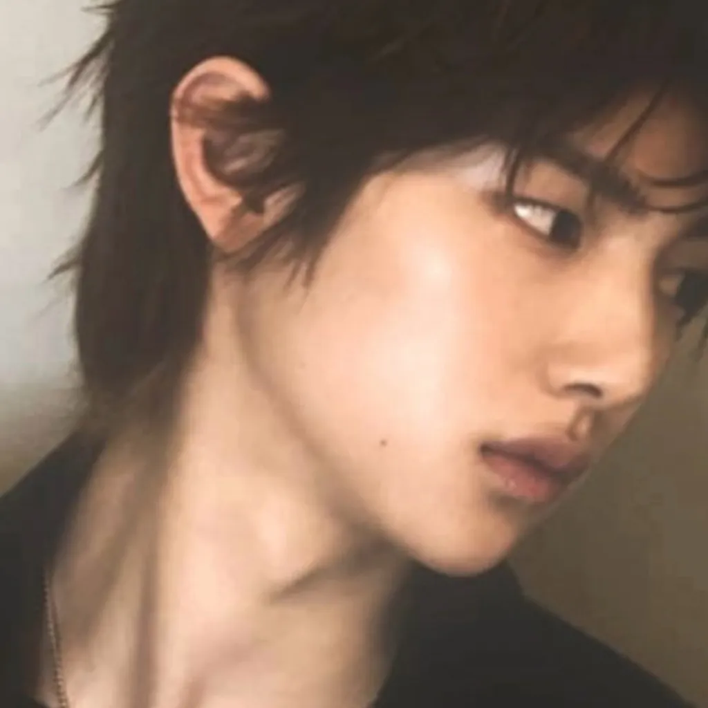 chat with ai character: Juhoon
